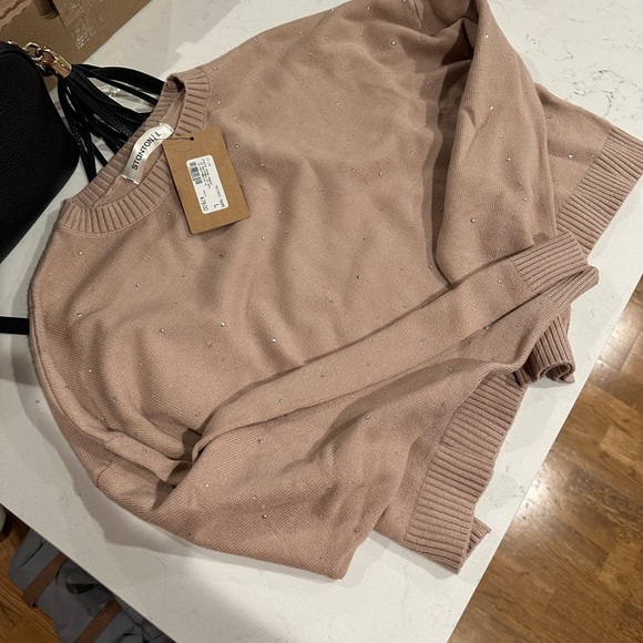 Light tan cropped sweater with stones - Picture 5 of 5